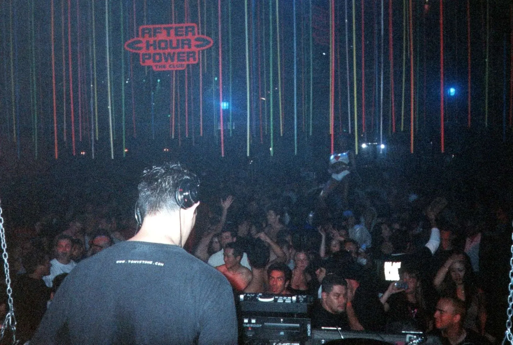 Stefan draait voor een volle zaal in Hollywood