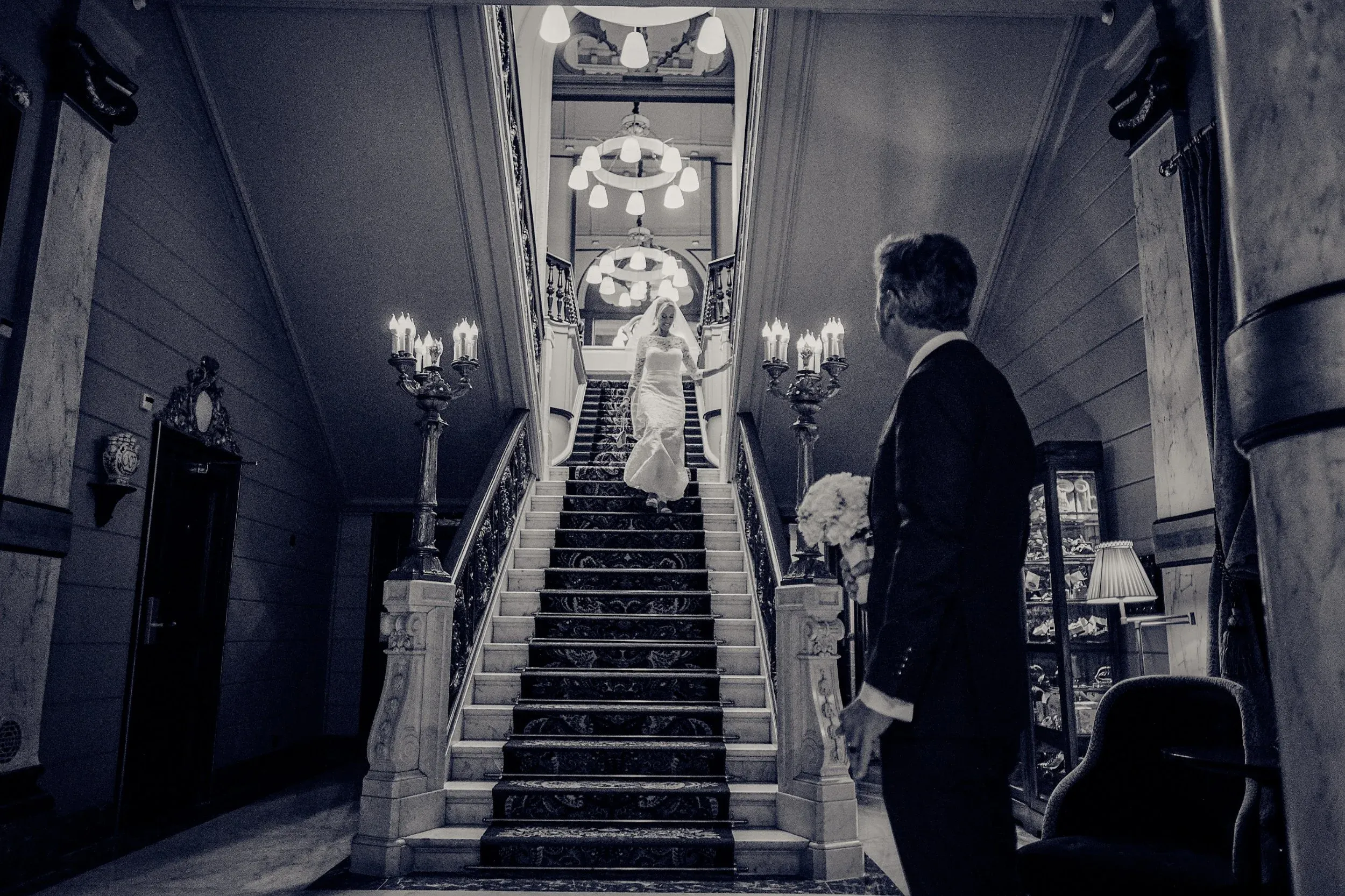 Bruidspaar in Hotel des Indes in Den Haag