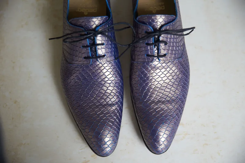 De paarse schoenen van Robbert