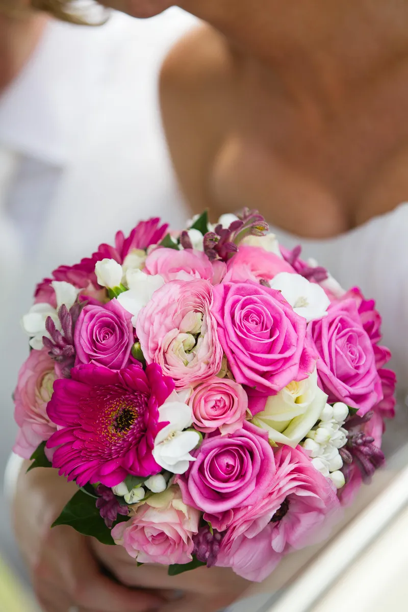 Het boeket met roze rozen