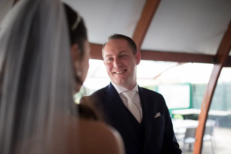 Hans lacht naar Anne-Floor