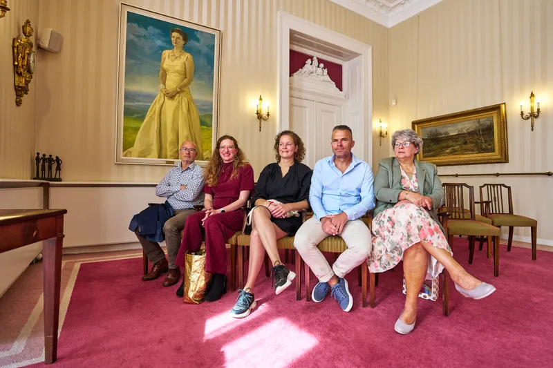 De trouwzaal van De Paauw met het grote schilderij