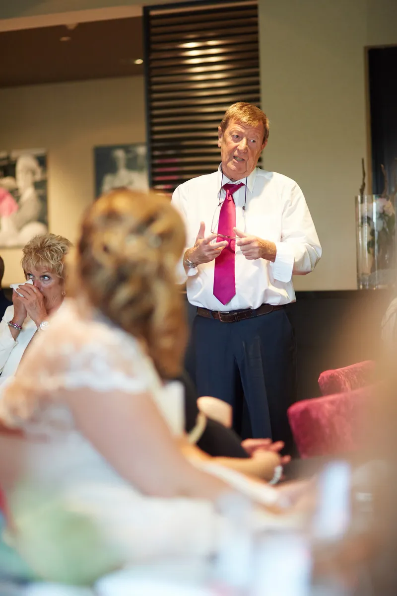 Een speech in de zaal