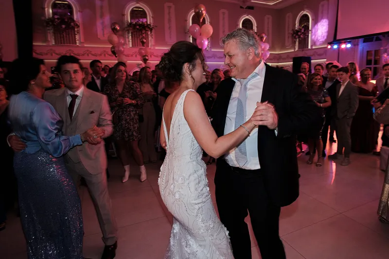 Sascha danst met een gast