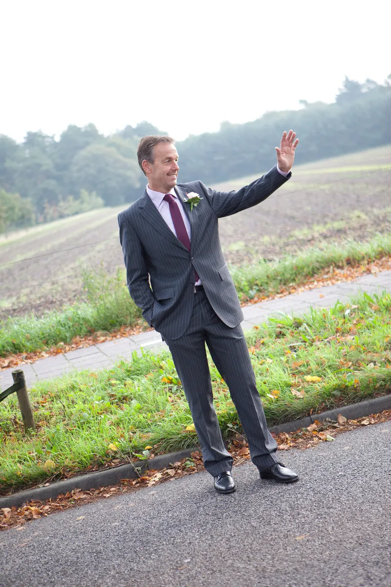 Gerben zwaait langs de weg