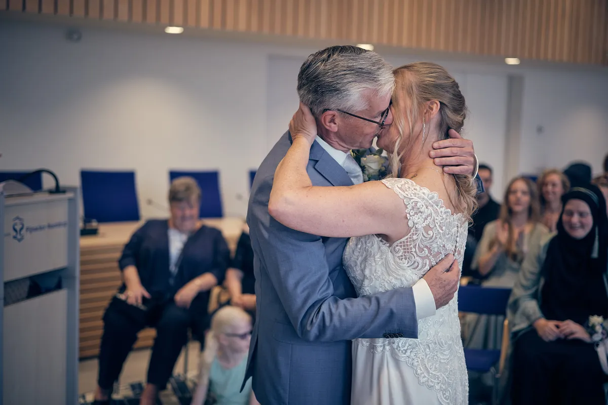 De kus na het ja-woord