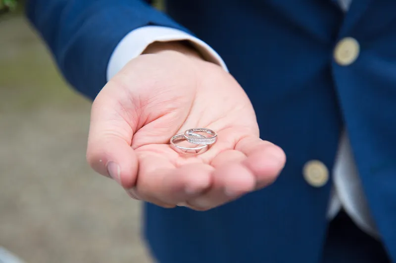 De ringen in de hand van Marcel