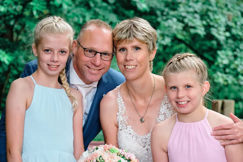 Marion en Johan met hun dochters