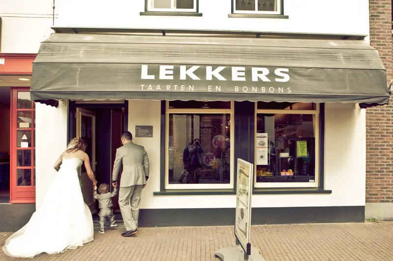 Harrie en Inge voor taartenwinkel Lekkers