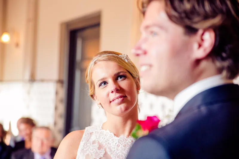 Ingeborg en Martijn tijdens het ja-woord
