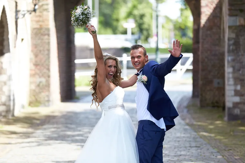 Bojaura en Jeffrey juichen op straat
