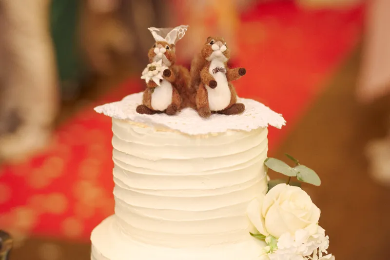 Twee teddyberen als taarttopper