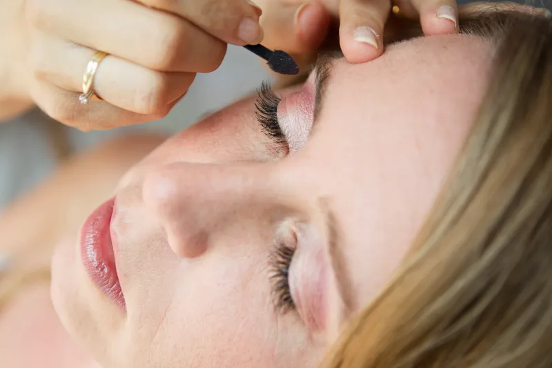 Close-up van de oogmake-up van Anouk