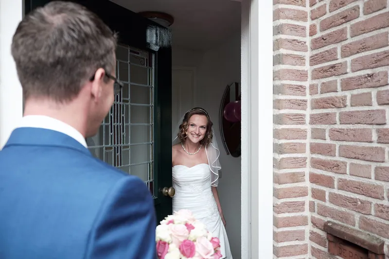 Arjan ziet Femke voor het eerst in de deuropening