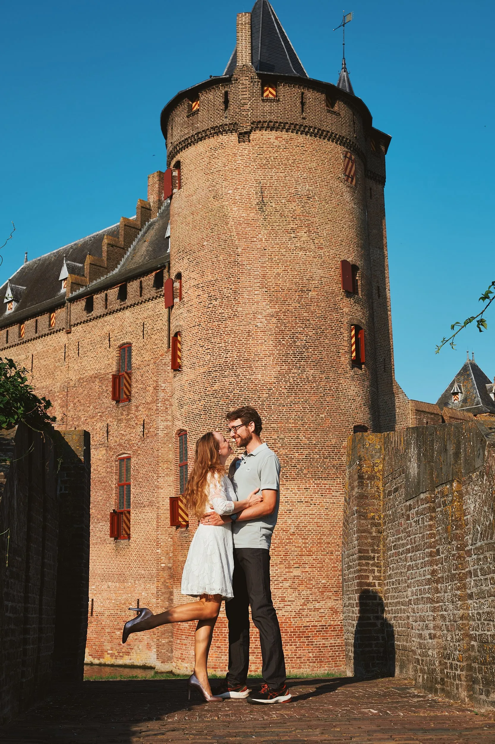 Het huwelijksaanzoek van Yvonne aan Bert bij het Muiderslot