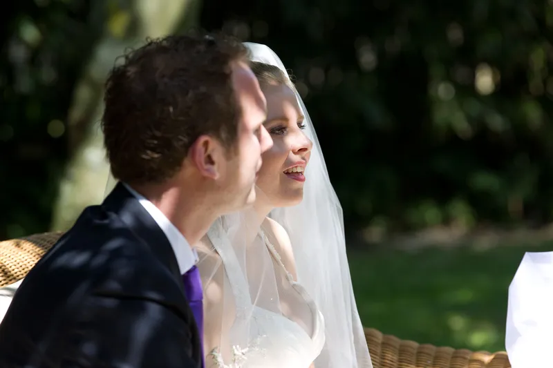 Laurens en Bettiana tijdens de ceremonie